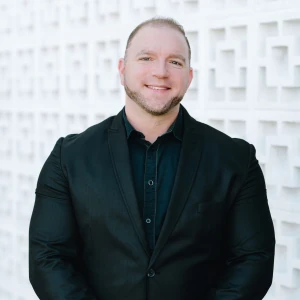 image of agent Justin Richard