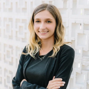 image of agent Alexis Miller